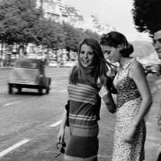 Deux jeunes élégantes