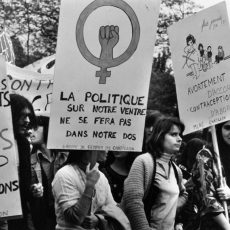 Défilé des femmes pour obtenir le droit à la contraception et à l&rsquo;avortement