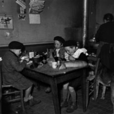 Les enfants qui habitent loin de l&rsquo;école apportent leur « casse-croute » à l&rsquo;auberge de Chassey-le-Champ