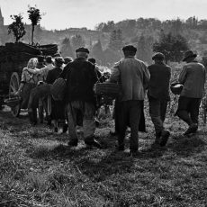 Le cortège rentre à Rully