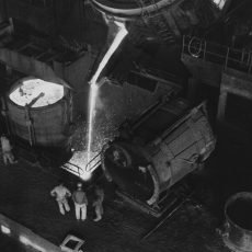 Ouvriers à l&rsquo;usine Schneider